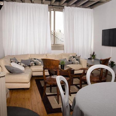 Duplex Dernier Etage Avec Terasse A Deux Pas De La Grand Place Bruxelles Exterior foto