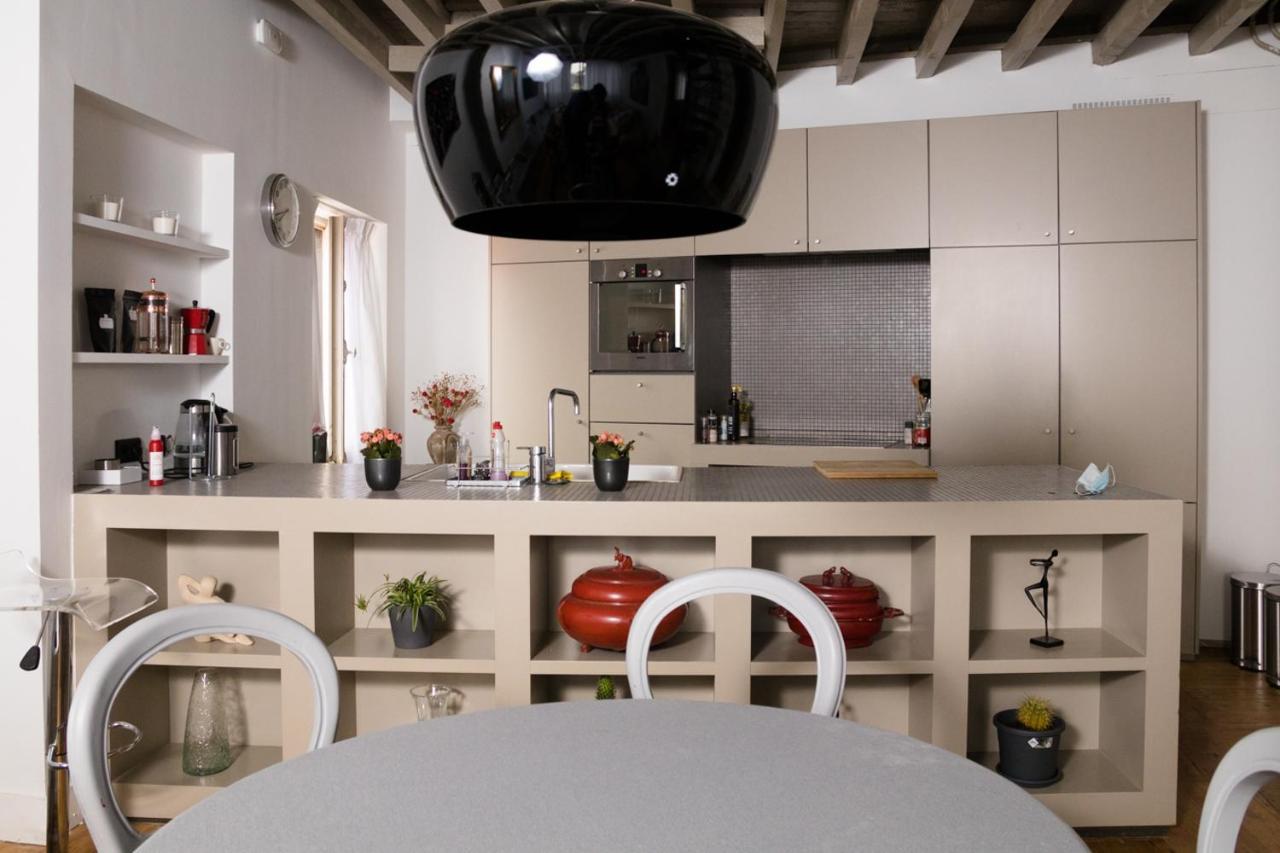 Duplex Dernier Etage Avec Terasse A Deux Pas De La Grand Place Bruxelles Exterior foto