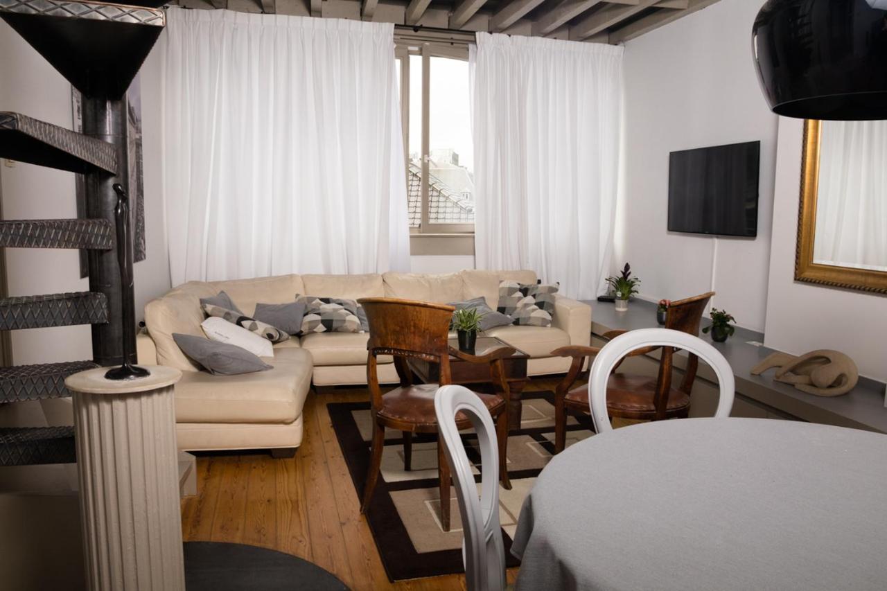 Duplex Dernier Etage Avec Terasse A Deux Pas De La Grand Place Bruxelles Exterior foto