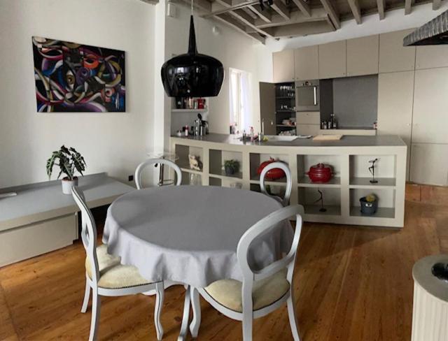 Duplex Dernier Etage Avec Terasse A Deux Pas De La Grand Place Bruxelles Exterior foto