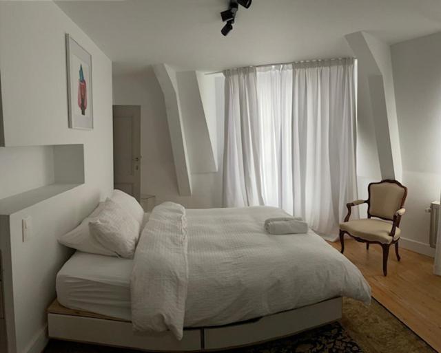 Duplex Dernier Etage Avec Terasse A Deux Pas De La Grand Place Bruxelles Exterior foto