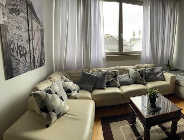 Duplex Dernier Etage Avec Terasse A Deux Pas De La Grand Place Bruxelles Exterior foto